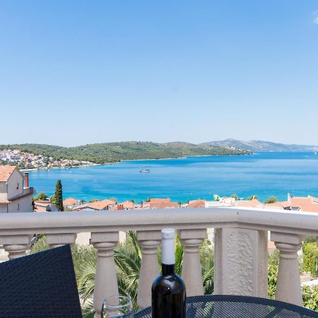Apartments Bisera Trogir Bagian luar foto