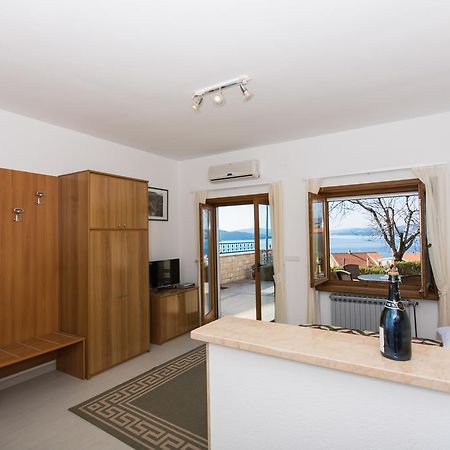 Apartments Bisera Trogir Bagian luar foto