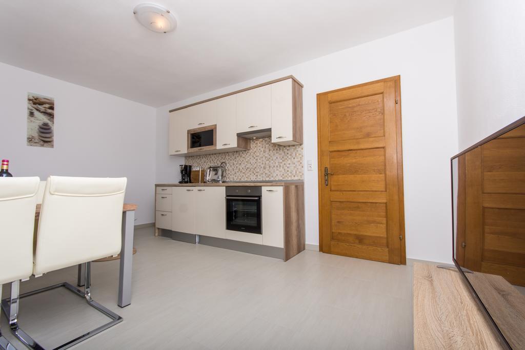 Apartments Bisera Trogir Bagian luar foto