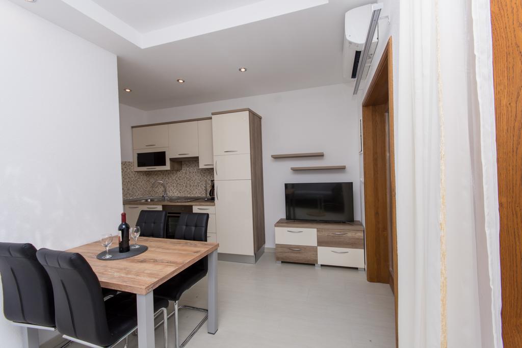 Apartments Bisera Trogir Bagian luar foto