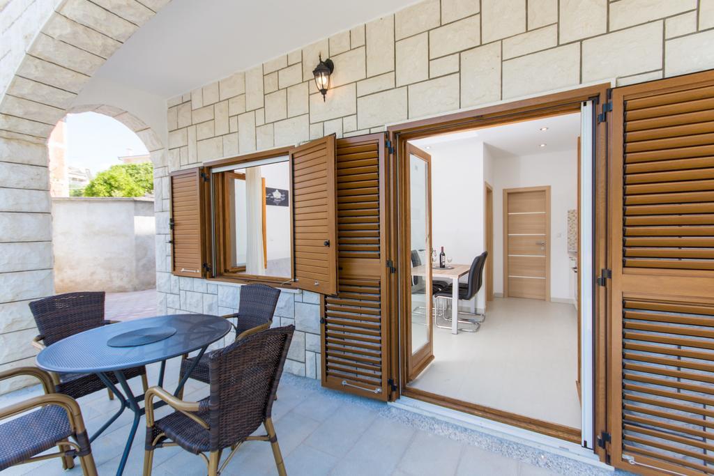 Apartments Bisera Trogir Bagian luar foto