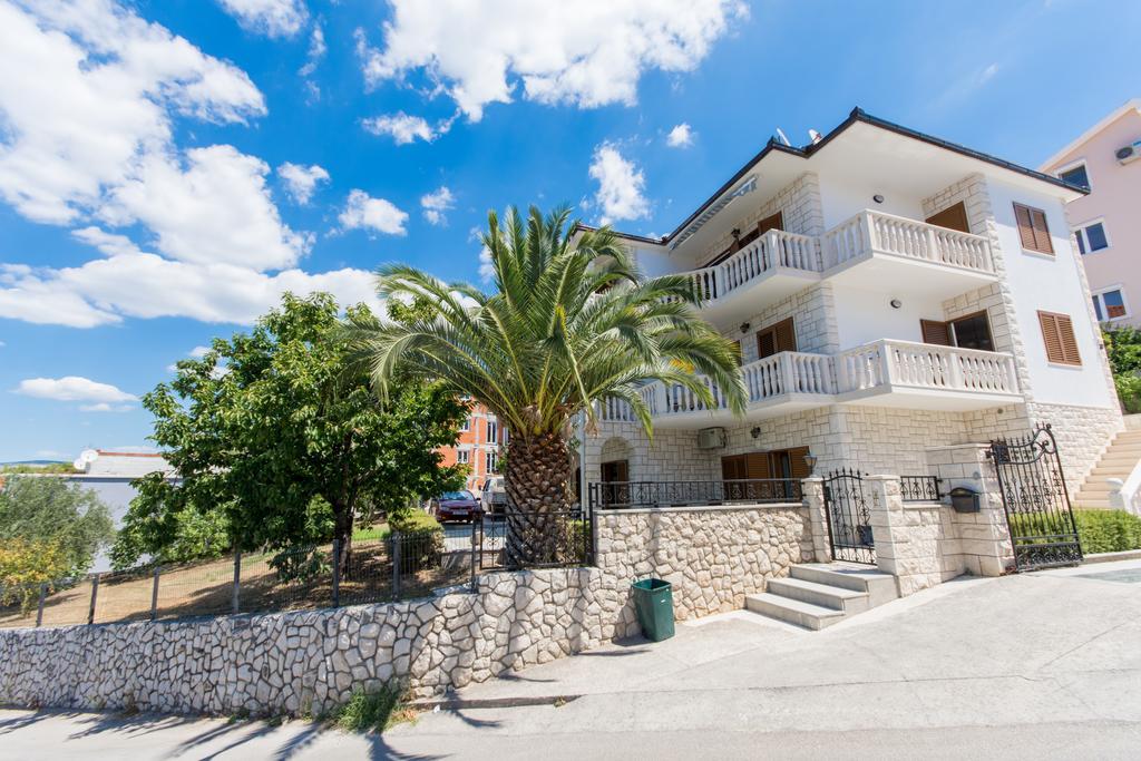 Apartments Bisera Trogir Bagian luar foto
